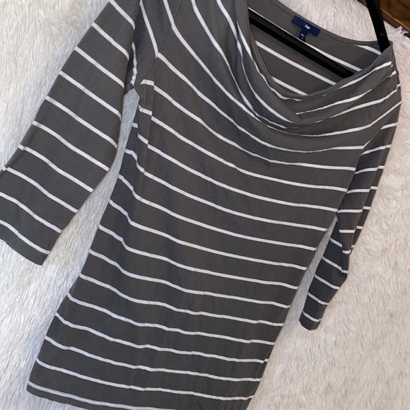 3/25$ GAP Top - Picture 2 of 3